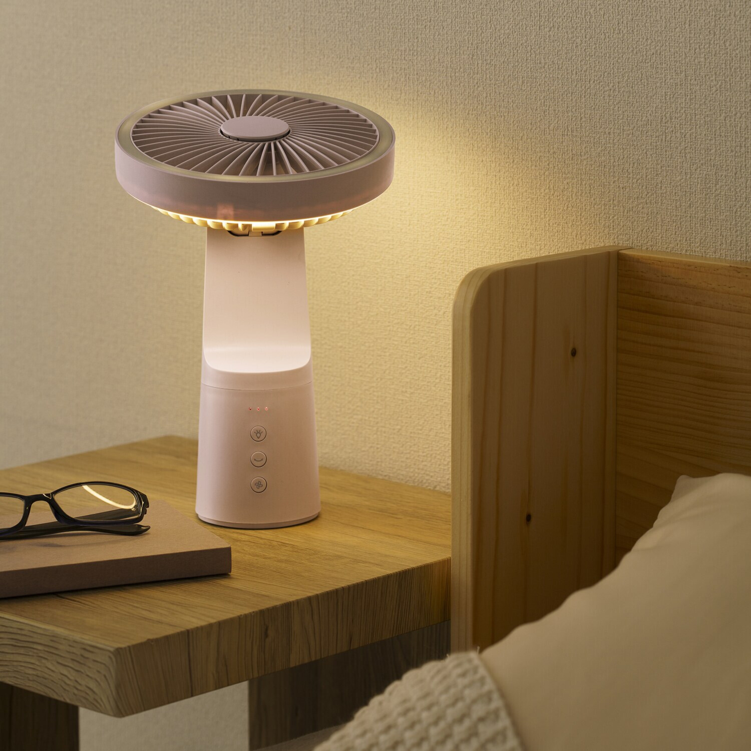 扇風機、ＬＥＤライト、モバイルバッテリー ３つの機能を融合！ 充電式　ＬＥＤ マルチポータブルファン ＤＦ−Ｔ２２３３