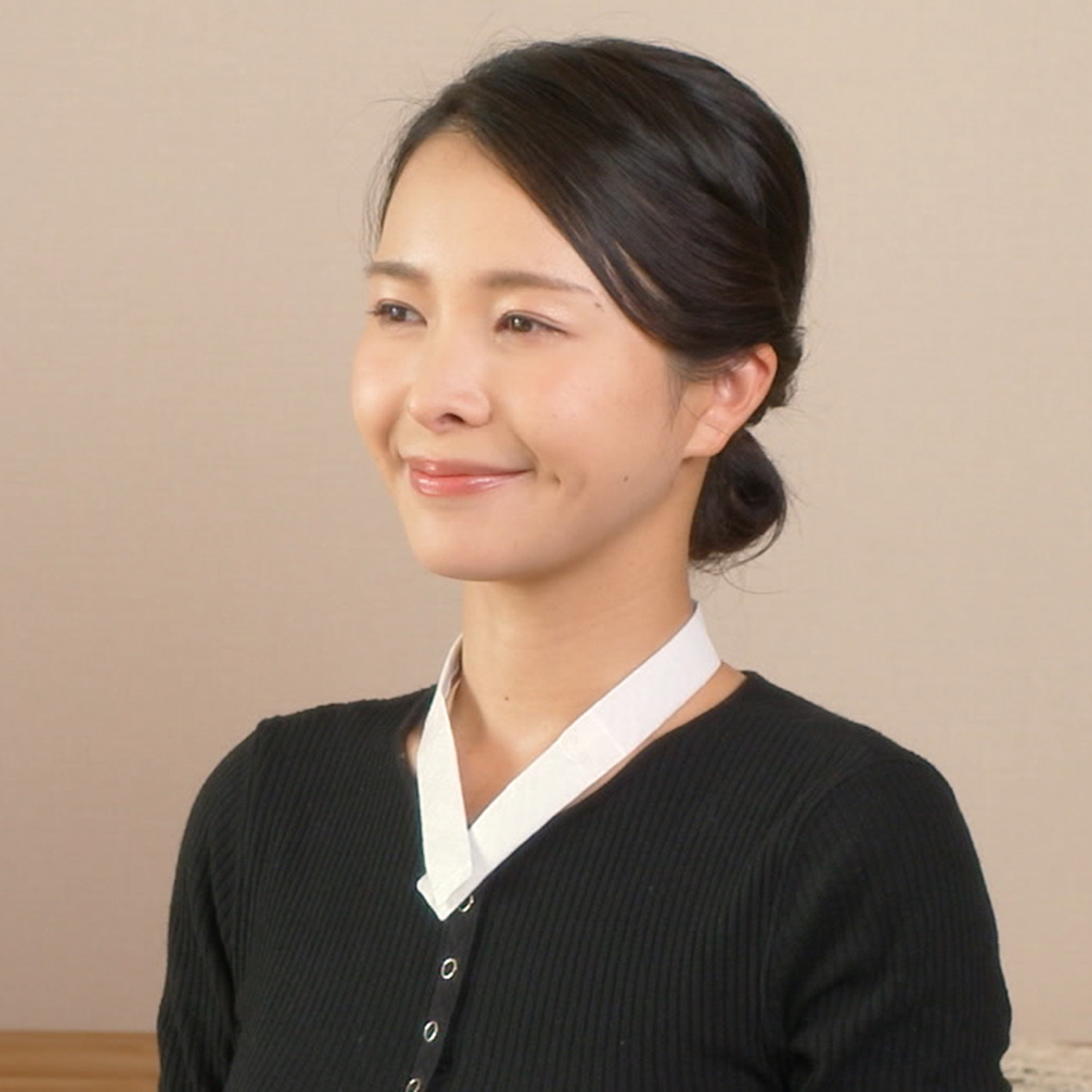 肩・首のこりや痛み 冷えや血行不良に！ かけて、巻く 新発想の細長い独自形状 家庭用温熱パック “温ループ” ３０個セット