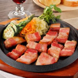 ブルーダー 旨みが詰まった こだわりベーコン