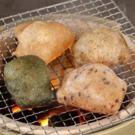 モチっと食感！ 秋田杵つき玄米餅（４種）