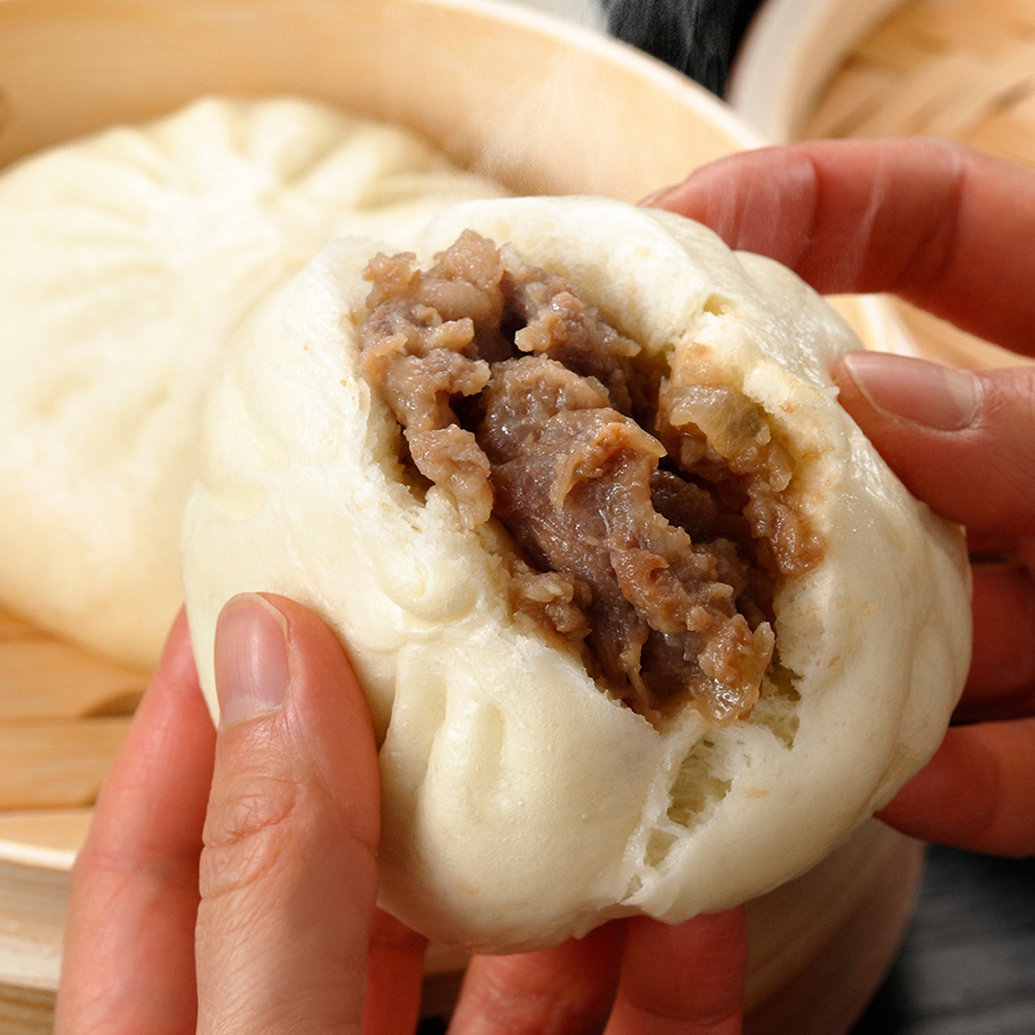 千葉＜肉の牛善＞ 贅沢な味わい！ 黒毛和牛の肉まん