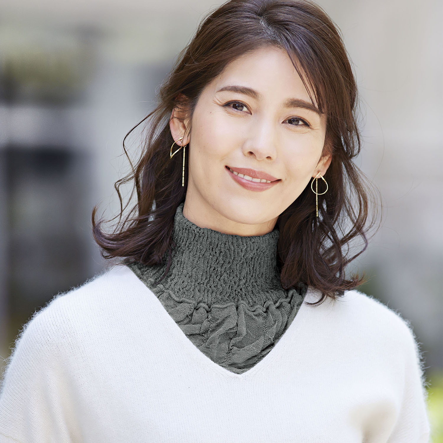 首回りをカバーして ぽかぽか！ 日本製 しっとり シルクネックカバー ２色セット 