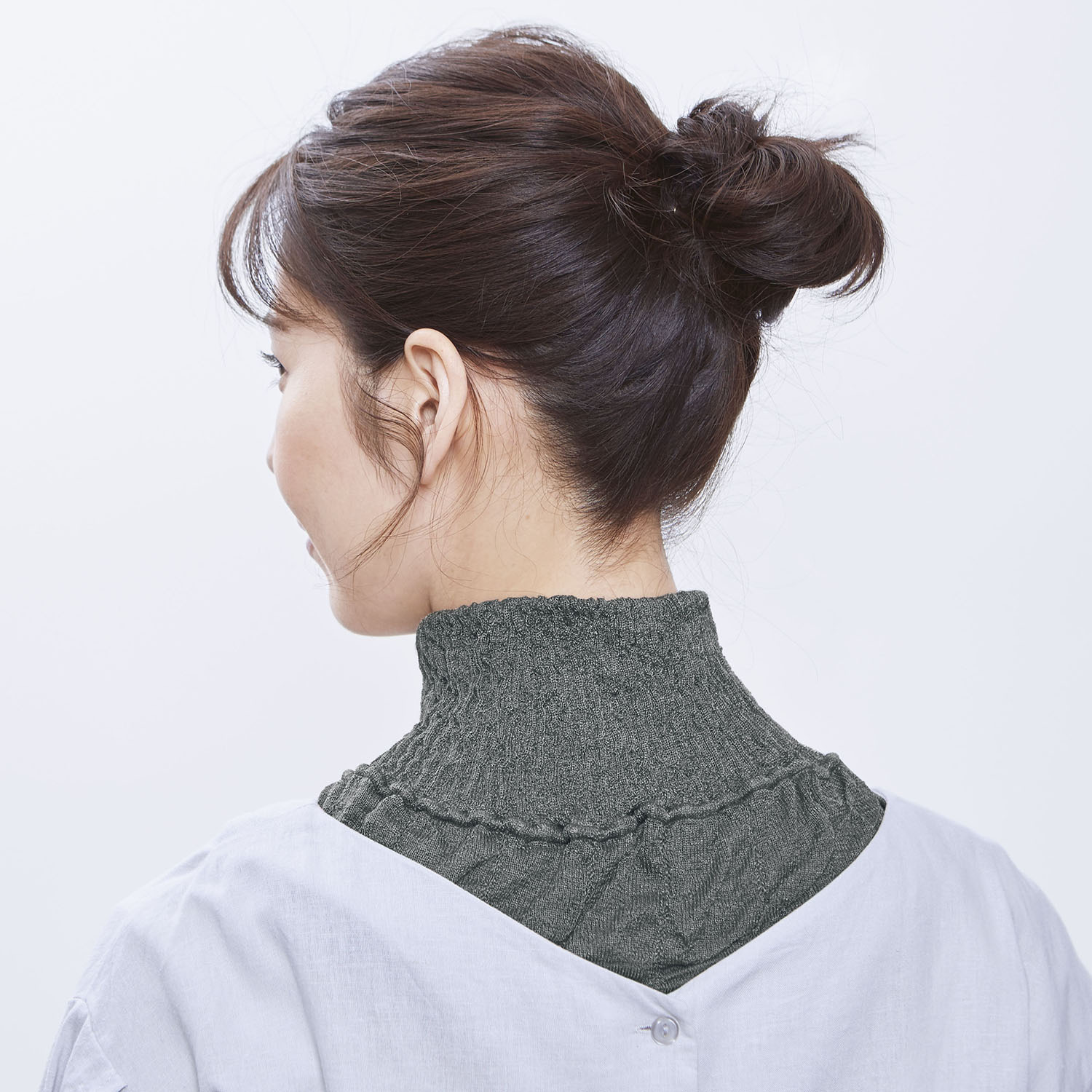 首回りをカバーして ぽかぽか！ 日本製 しっとり シルクネックカバー ２色セット 