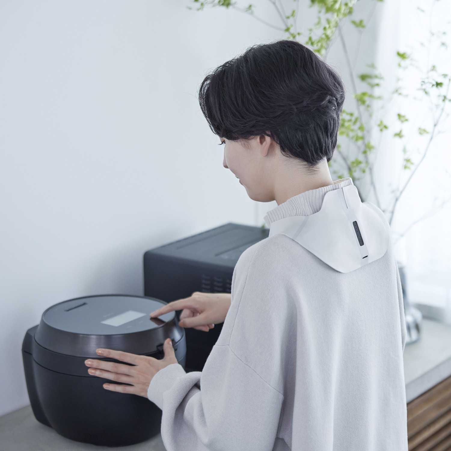 パナソニック はおるだけ！ ずっとながらでコリ治療 高周波治療器 コリコランワイド ＥＷ−ＲＡ５５０