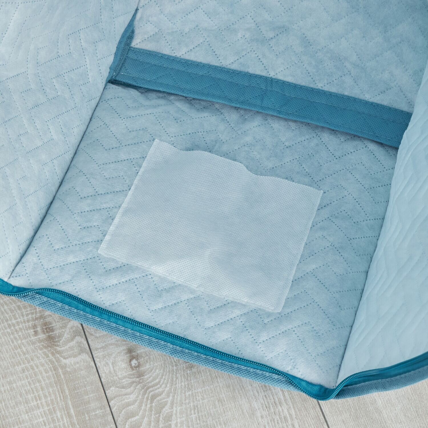 クラレトレーディング ダブルファスナー仕様で 洋服の出し入れ簡単 汚れ・ホコリ・花粉など しっかりブロック！ まとめて洋服カバー 同色２個セット ＜ショート＞ 