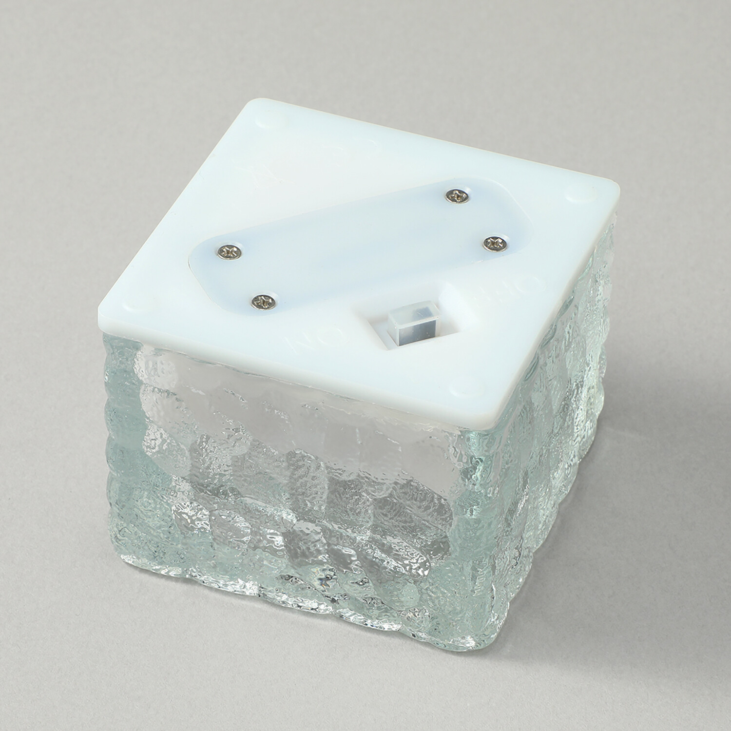 お庭やベランダを 手軽に美しくライトアップ ＬＥＤガーデンブリック ソーラーライト ピッコロ　４個セット ＜レギュラー＞