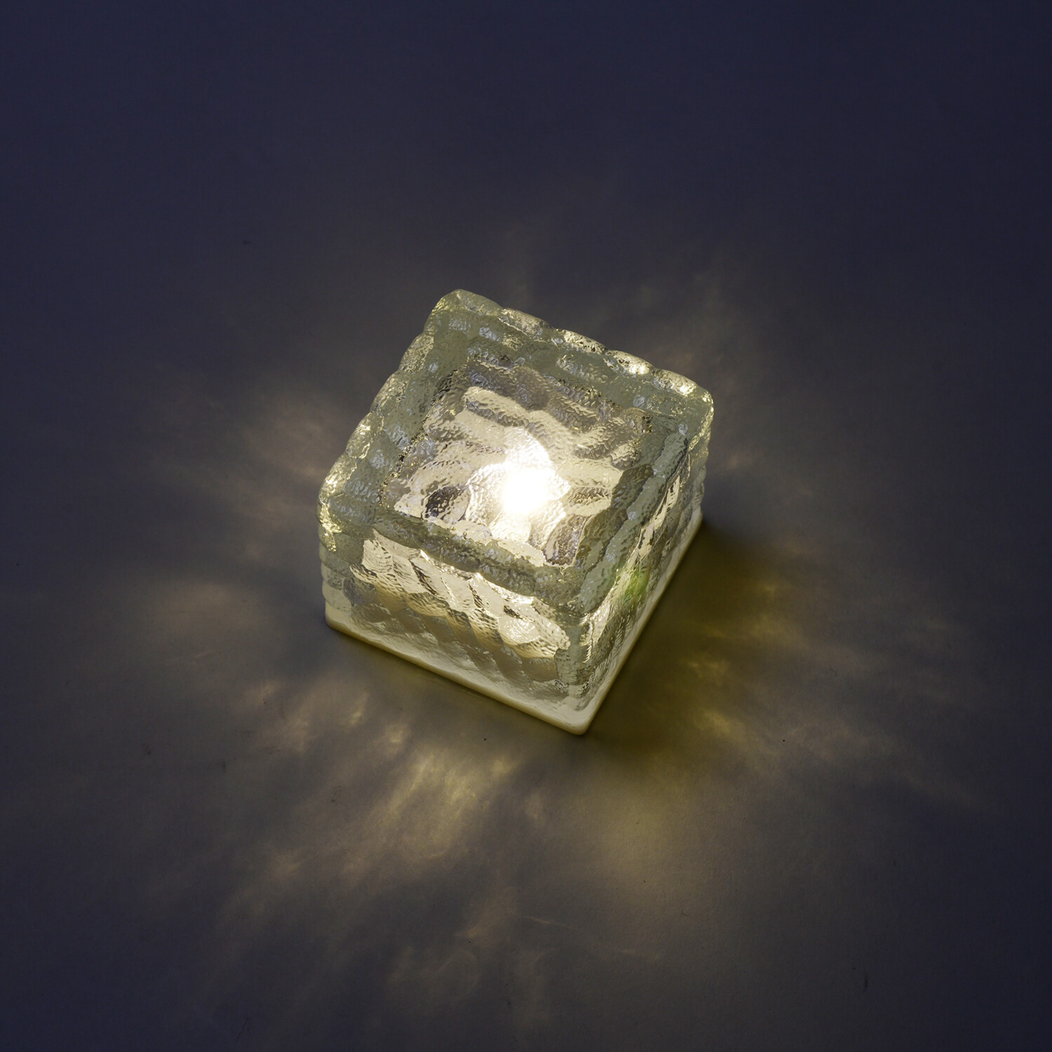 お庭やベランダを 手軽に美しくライトアップ ＬＥＤガーデンブリック ソーラーライト ピッコロ　４個セット ＜レギュラー＞