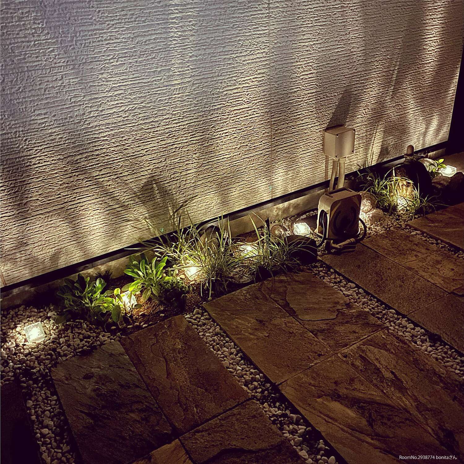 お庭やベランダを 手軽に美しくライトアップ ＬＥＤガーデンブリック ソーラーライト ピッコロ　４個セット ＜レギュラー＞