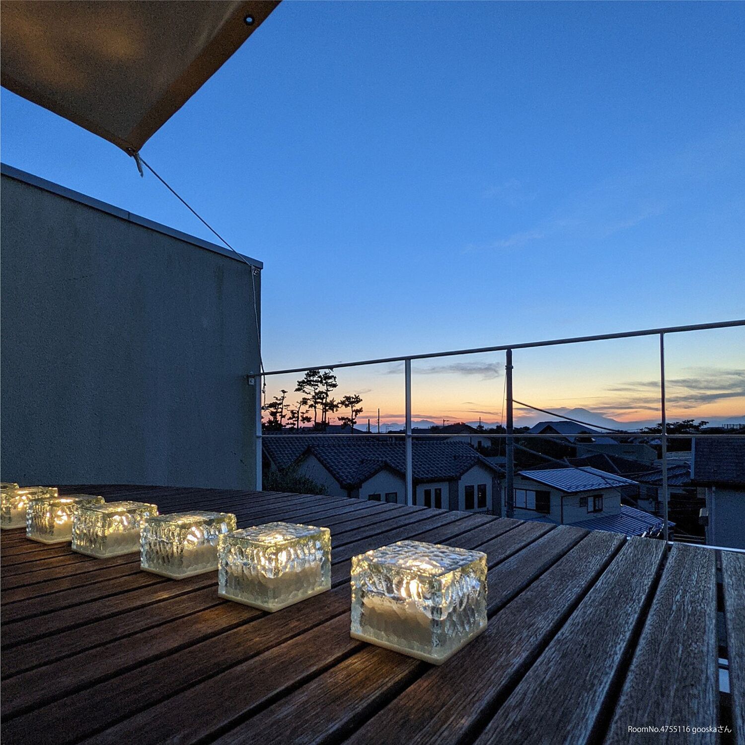 お庭やベランダを 手軽に美しくライトアップ ＬＥＤガーデンブリック ソーラーライト ピッコロ　４個セット ＜レギュラー＞