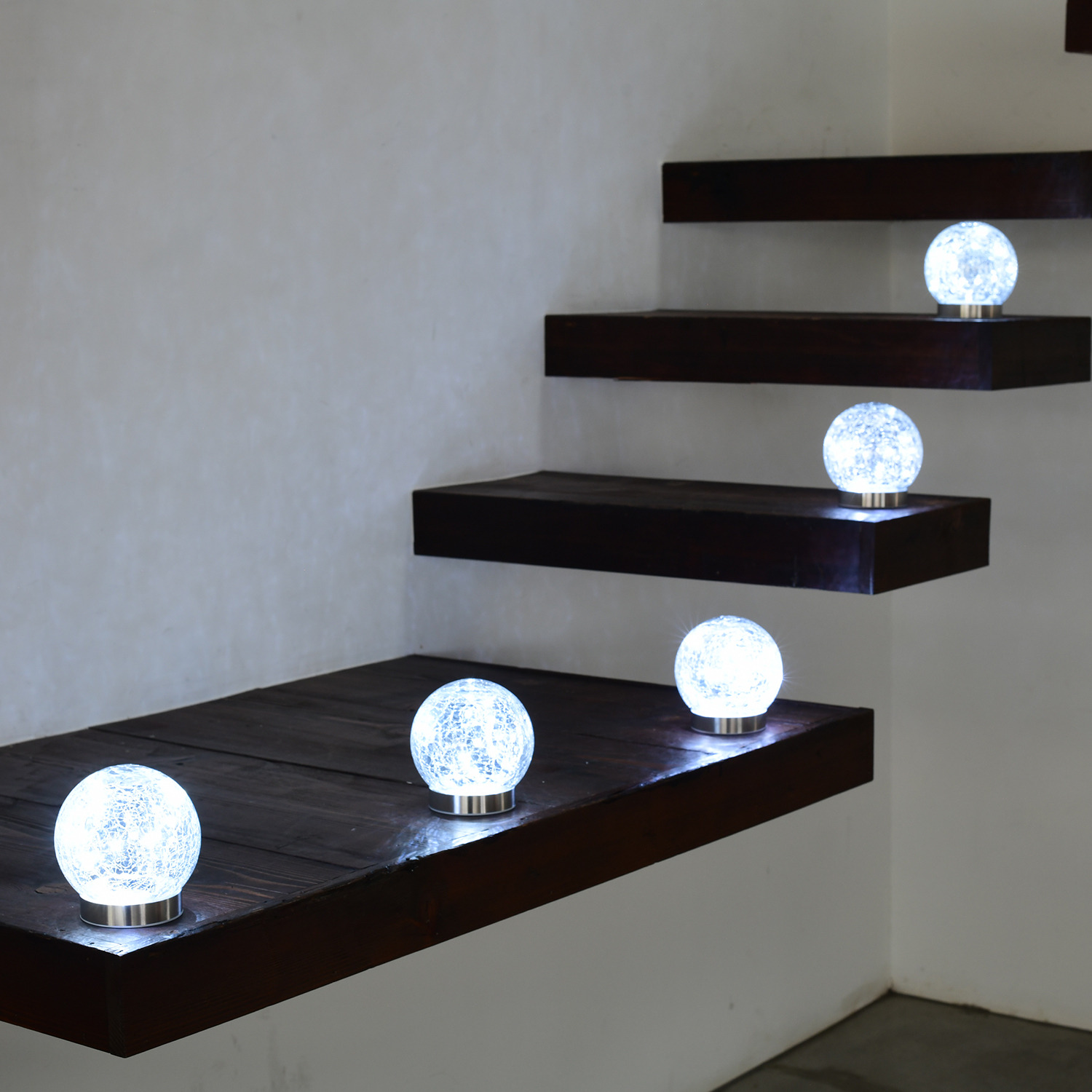 お庭やベランダを 手軽に美しくライトアップ ＬＥＤガーデン ソーラーライト ピッコロ　２個セット ＜球体＞