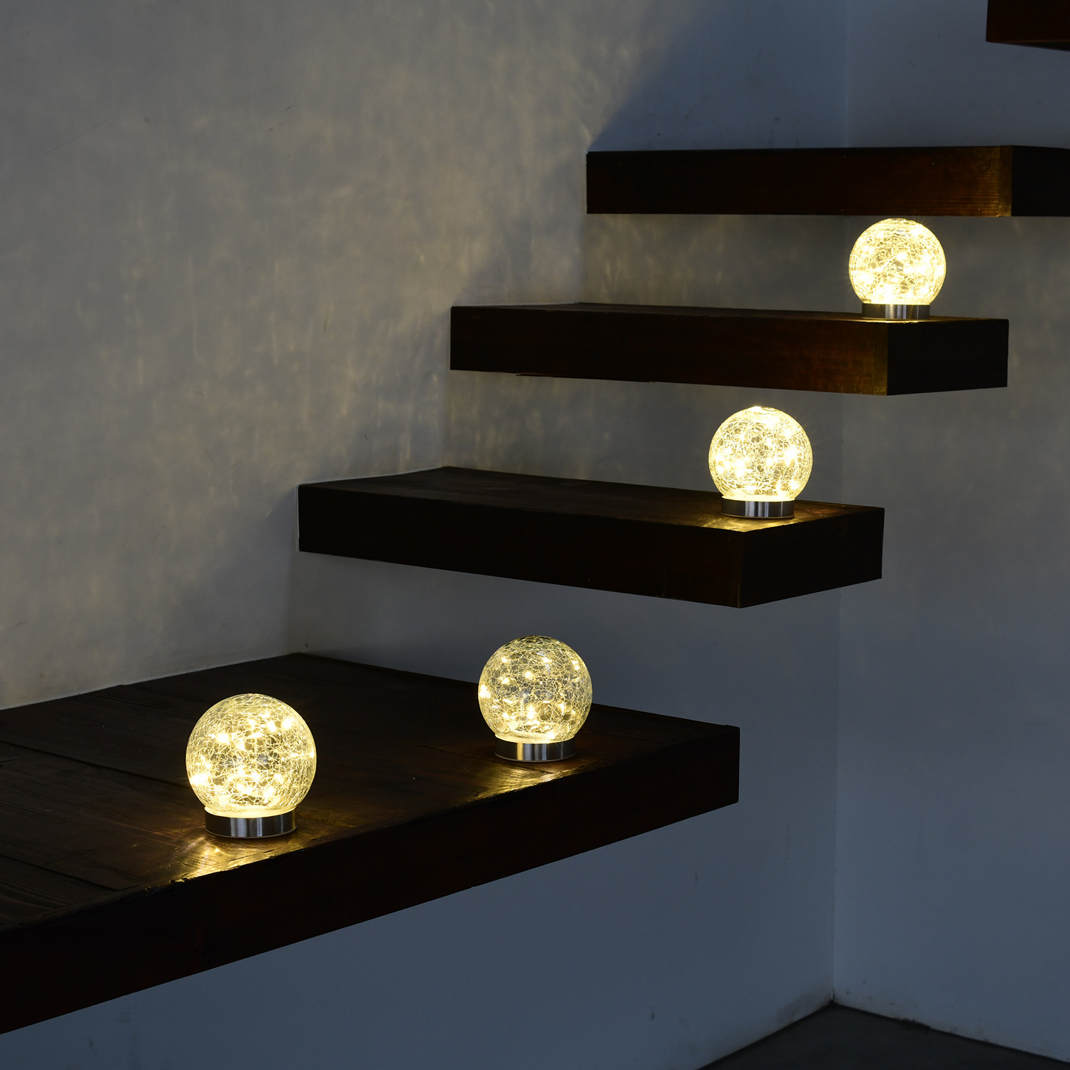 お庭やベランダを 手軽に美しくライトアップ ＬＥＤガーデン ソーラーライト ピッコロ　２個セット ＜球体＞