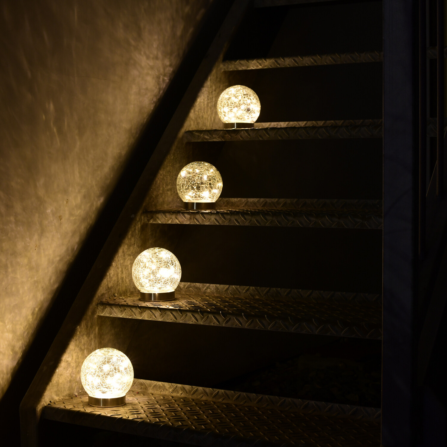 お庭やベランダを 手軽に美しくライトアップ ＬＥＤガーデン ソーラーライト ピッコロ　２個セット ＜球体＞