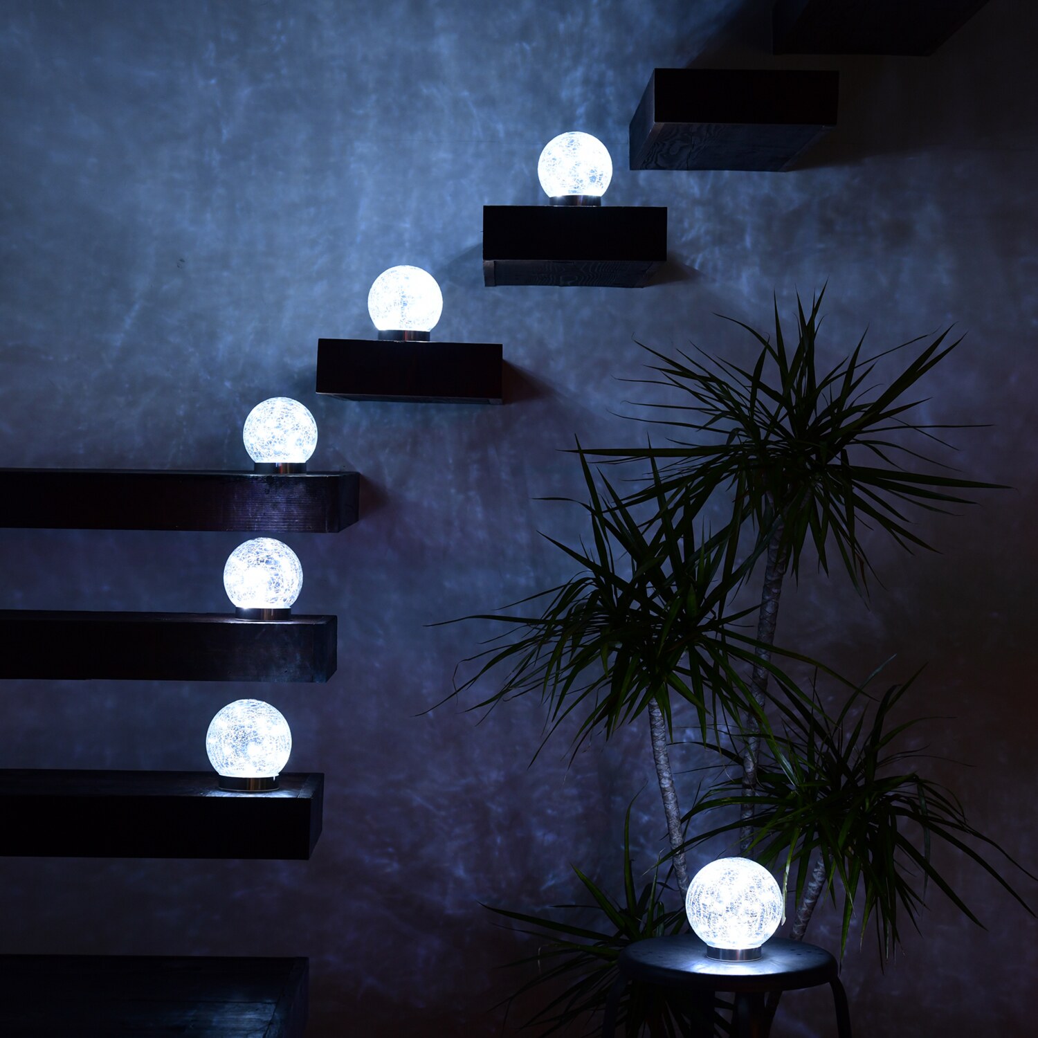 お庭やベランダを 手軽に美しくライトアップ ＬＥＤガーデン ソーラーライト ピッコロ　２個セット ＜球体＞