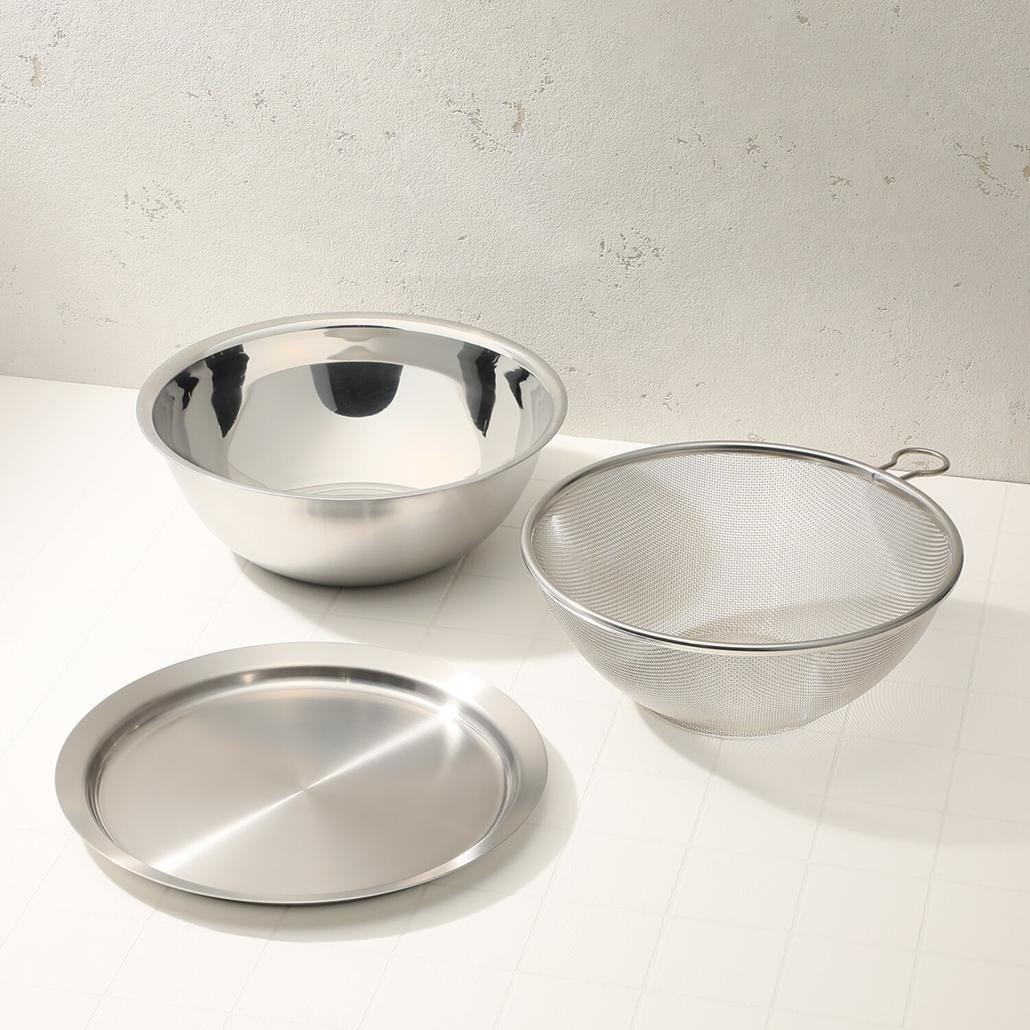 新越 丈夫で使いやすい！ フタ付ざるボウル ２５ｃｍ