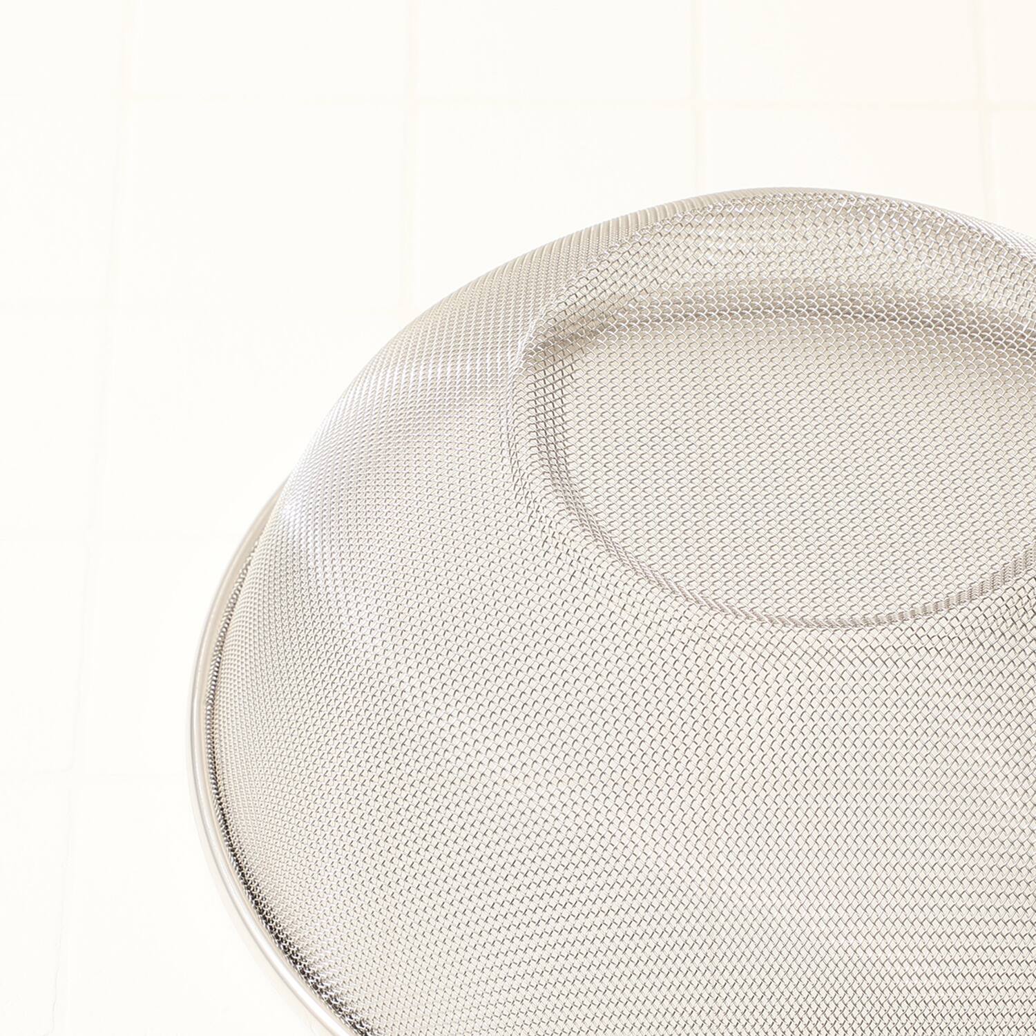 新越 丈夫で使いやすい！ フタ付ざるボウル ２５ｃｍ