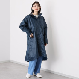 雨の日も快適に！ ヘルメットの上からも 着用できる嬉しい設計 機能性と着心地に とことんこだわった サイクルレインコート