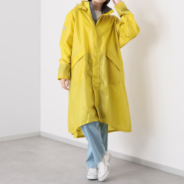 雨の日も快適に！ ヘルメットの上からも 着用できる嬉しい設計 機能性と着心地に とことんこだわった サイクルレインコート