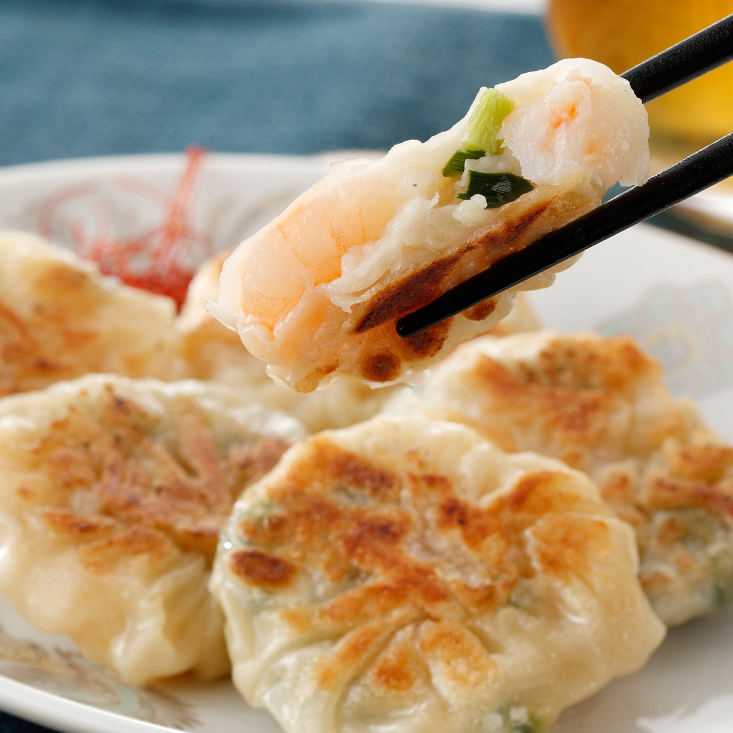 プリっと食感！ 手包み海老ニラ餃子