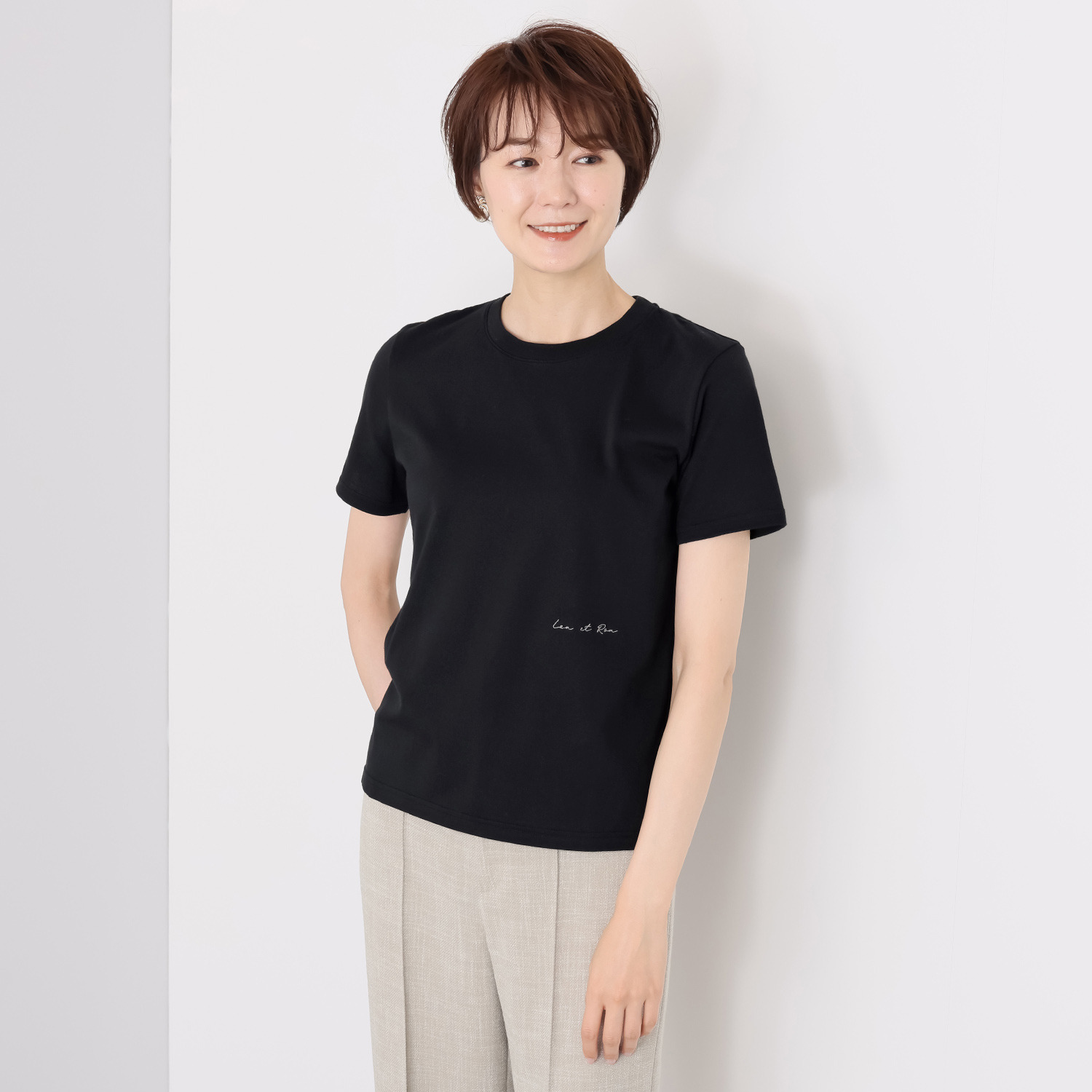 レア　エ　ロア トルコ生まれの オーガニック コットンで作った ロゴ刺しゅう入り コンパクトＴシャツ