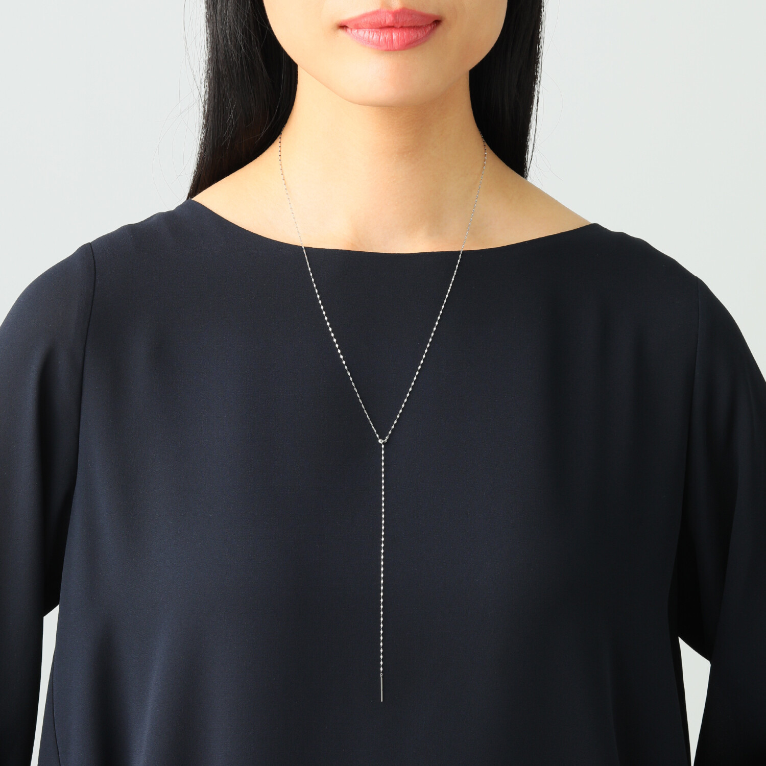 オーサムジュエリー “多彩なアレンジで 　おしゃれが自由自在” プラチナ８５０ ペタルチェーン スライドピンスルー ロングネックレス