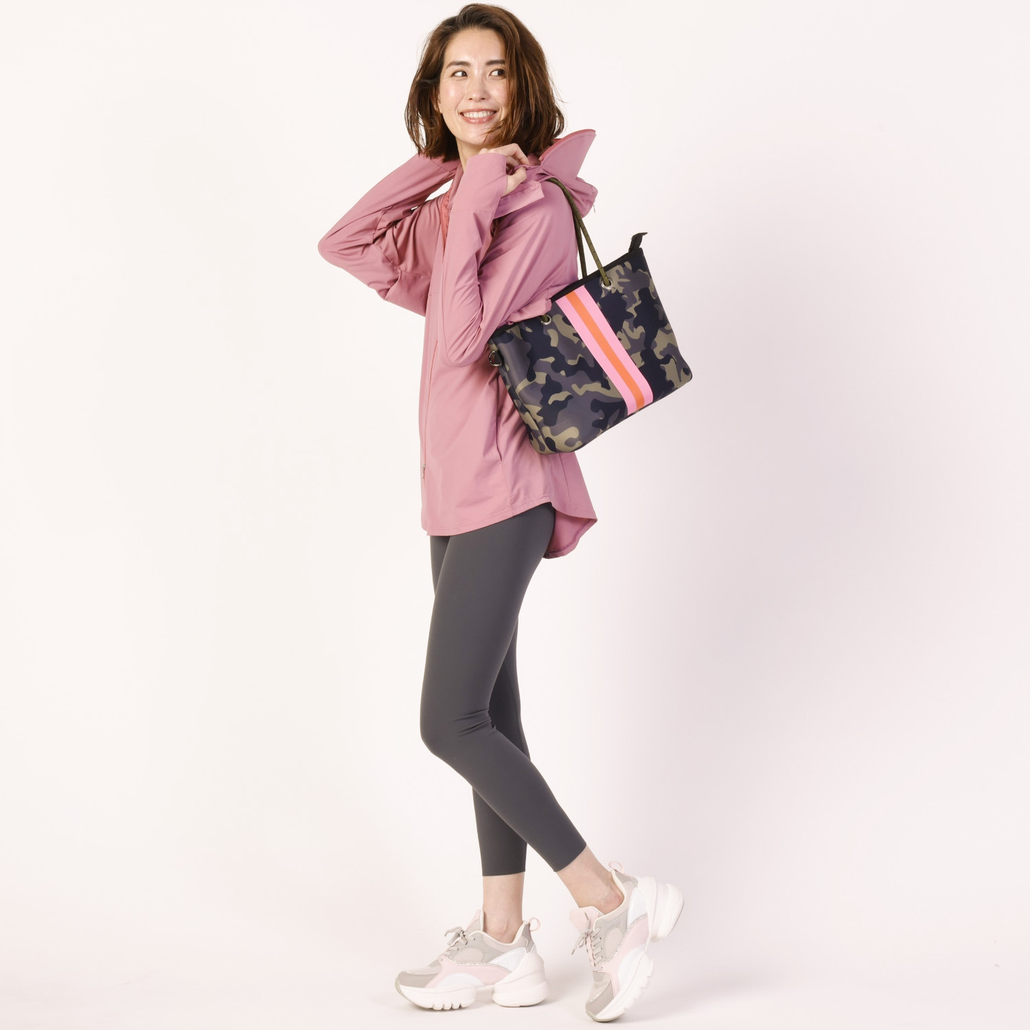 まるっとＵＶ対策 バリバリバリケード パーカー 目元対策シールドパネル付