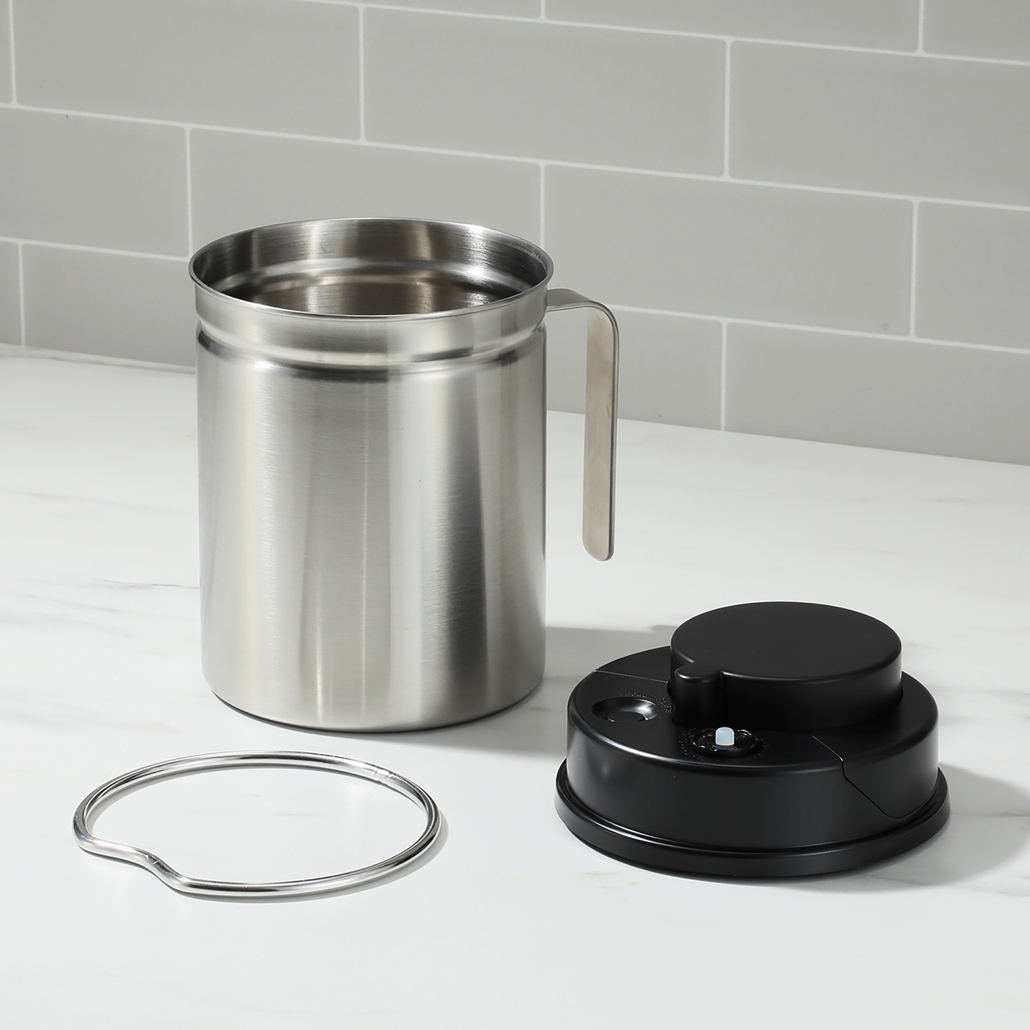 ビバライズ 嫌な臭いがもれにくい！ 一体型 真空ステンレスボックス ＜約１．６リットル＞