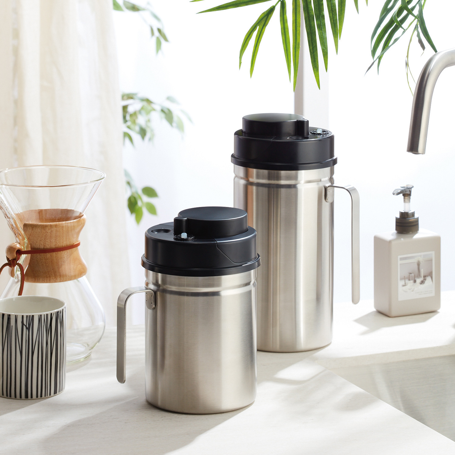 ビバライズ 嫌な臭いがもれにくい！ 一体型 真空ステンレスボックス ＜約１．６リットル＞