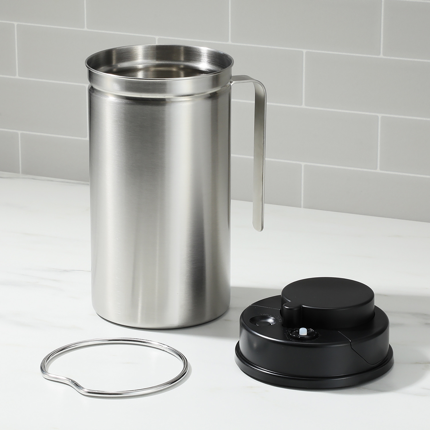 ビバライズ 嫌な臭いがもれにくい！ 一体型 真空ステンレスボックス ＜約２．４リットル＞