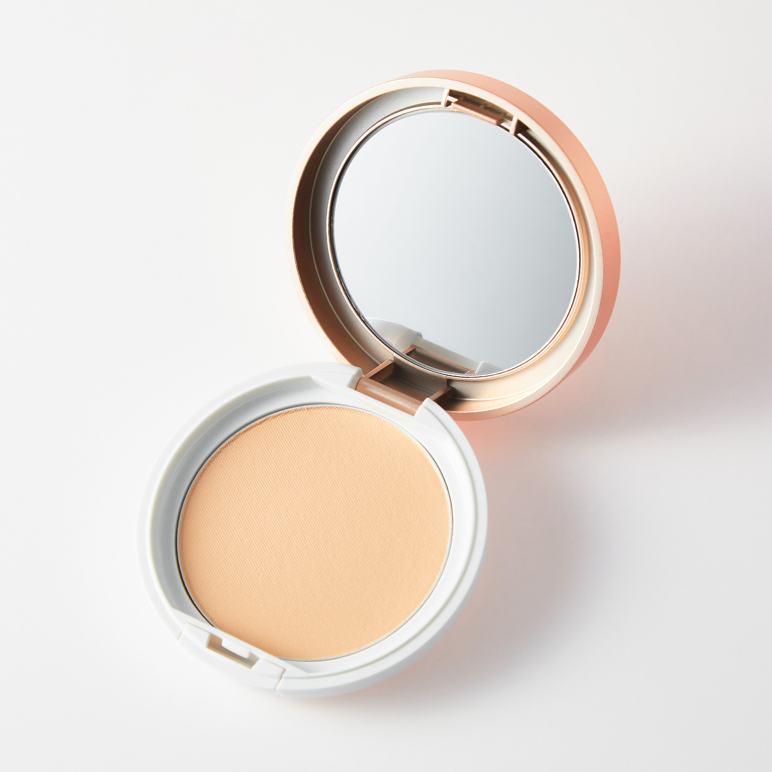 銀座化粧堂 ２０種類の美容成分配合 くすみや毛穴を 自然にカバーしながら 潤いハリツヤケア！ ＵＶプロテクト ヴェールパウダー