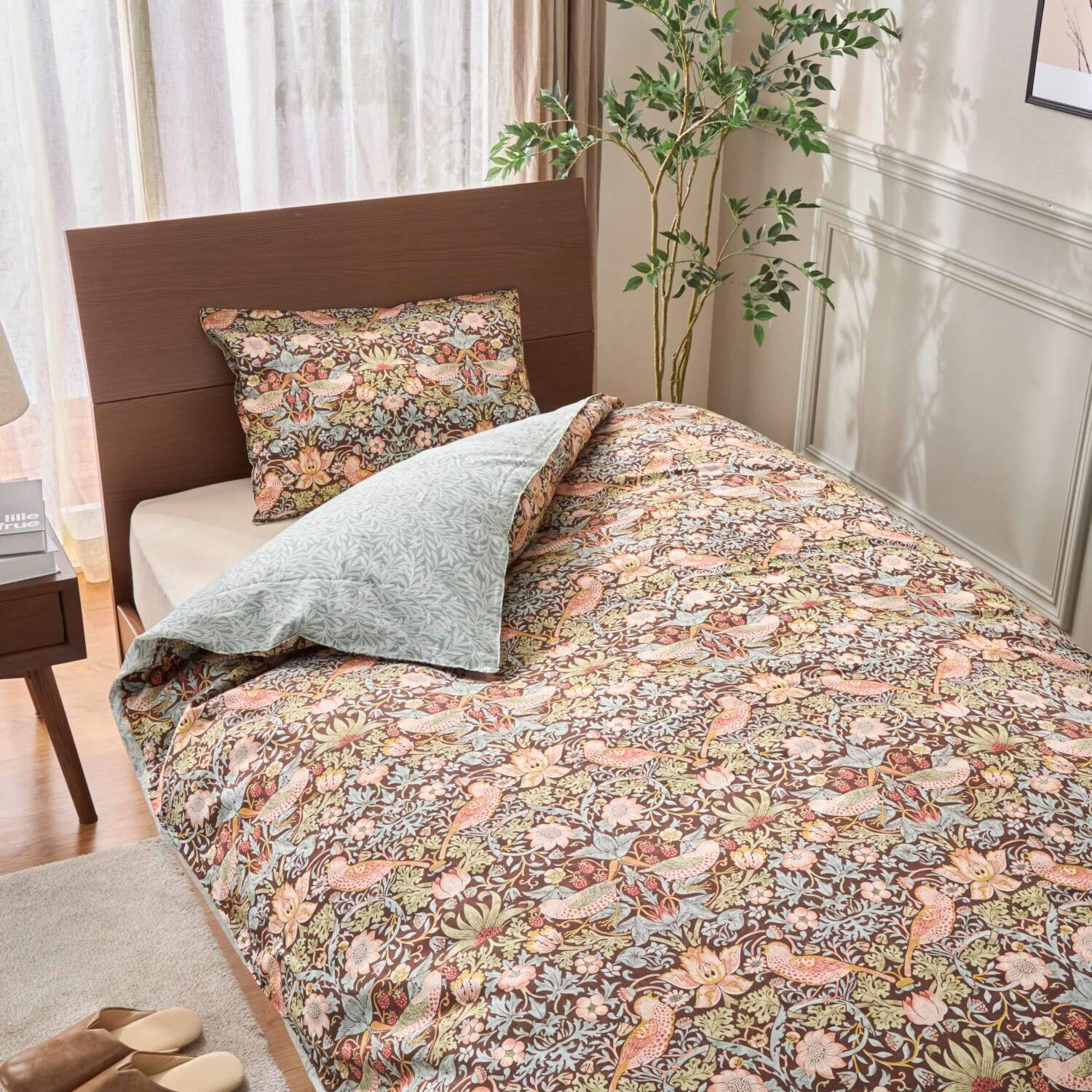 モリスギャラリー いちご泥棒 コットン１００％サテン リバーシブル 掛けふとんカバー ＜シングル＞