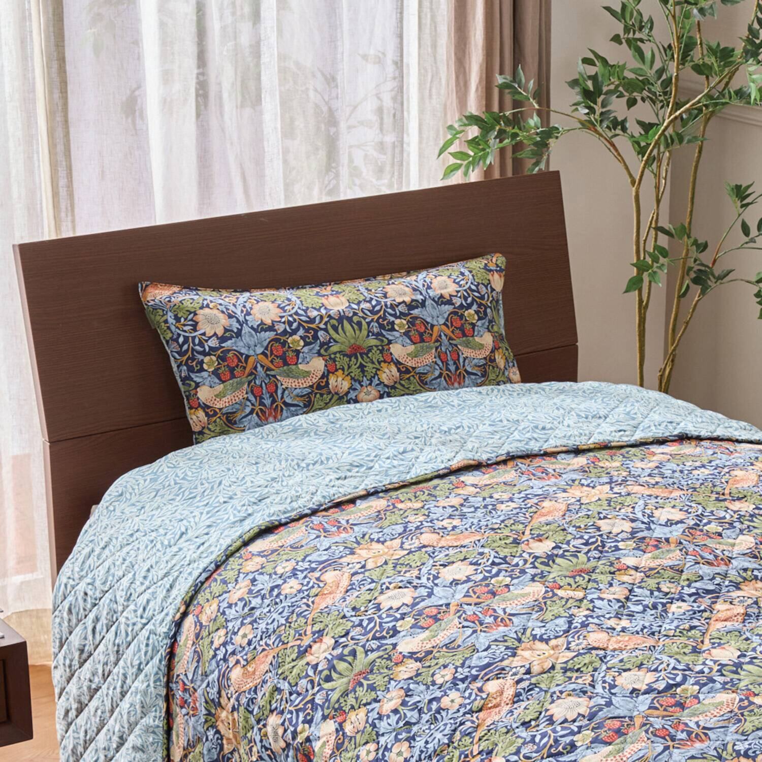 モリスギャラリー いちご泥棒 コットン１００％サテン リバーシブル ピローケース