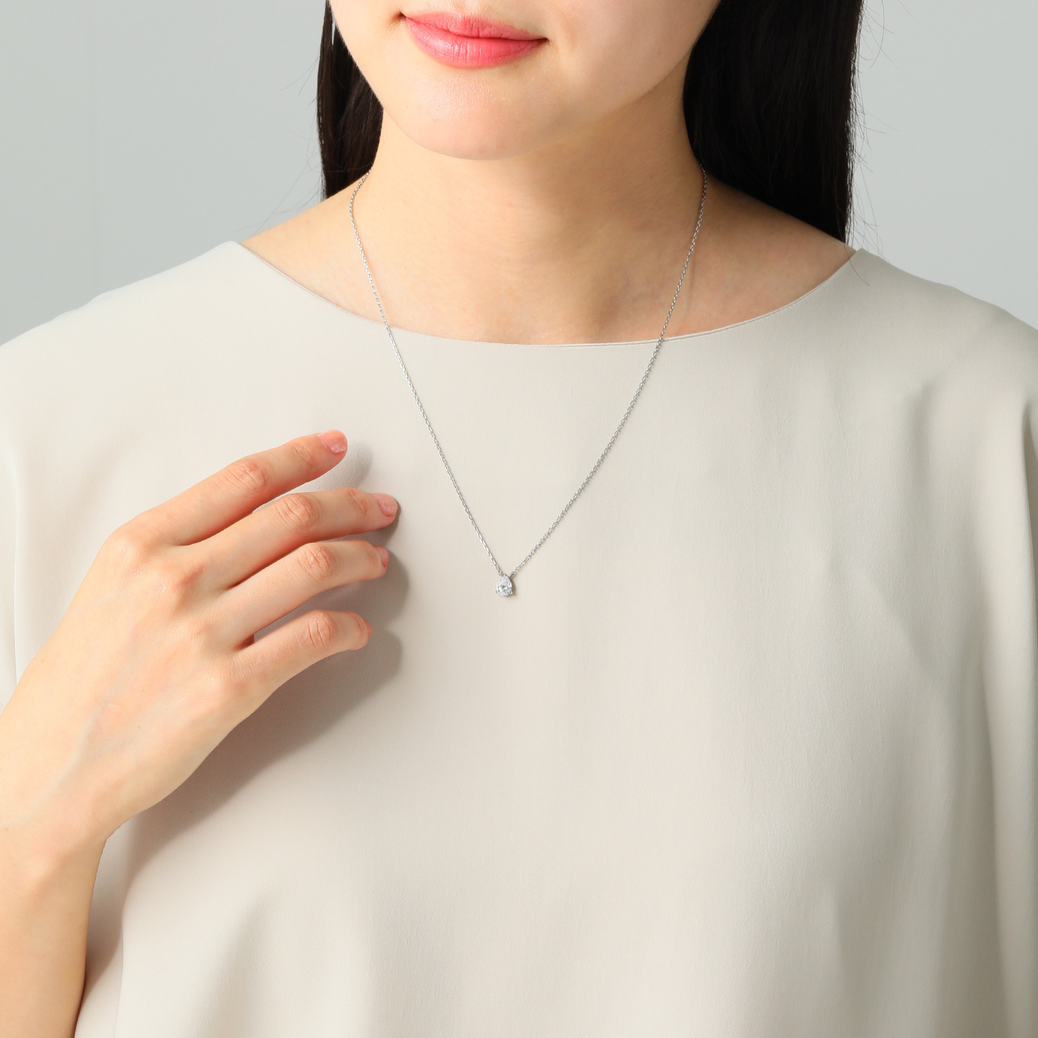 ステングレイス サージカルステンレス プレシオサ社製ＣＺ ペアシェイプ ソリティアネックレス