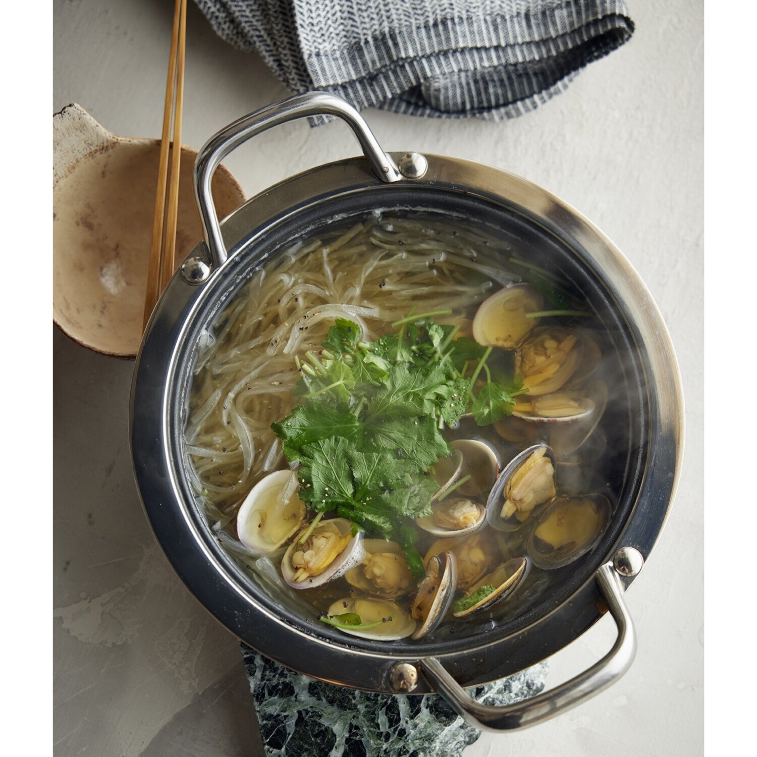 マイヤー 見た目スマート、 中身はマルチ。 ホットポットプロ ＜２０ｃｍ＞ 笠原将弘氏監修 特別レシピ付きセット