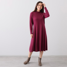 ナチュラム お手入れ簡単 カシミヤヤクの シルエットにこだわった ニットワンピース