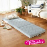 贅沢な厚みと弾力性で、 くつろぎシーンを快適...