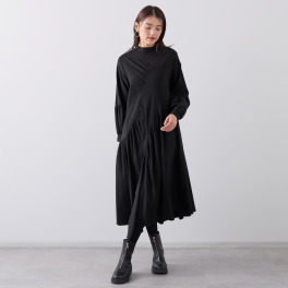 ベルポニー アシンメトリー切替 ギャザー入りドレープ デザインロングワンピース