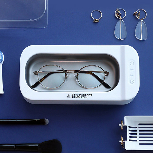 微細汚れもスッキリ！ 貴金属ピカピカ！ 超音波洗浄器 “らくらく洗イッパー”