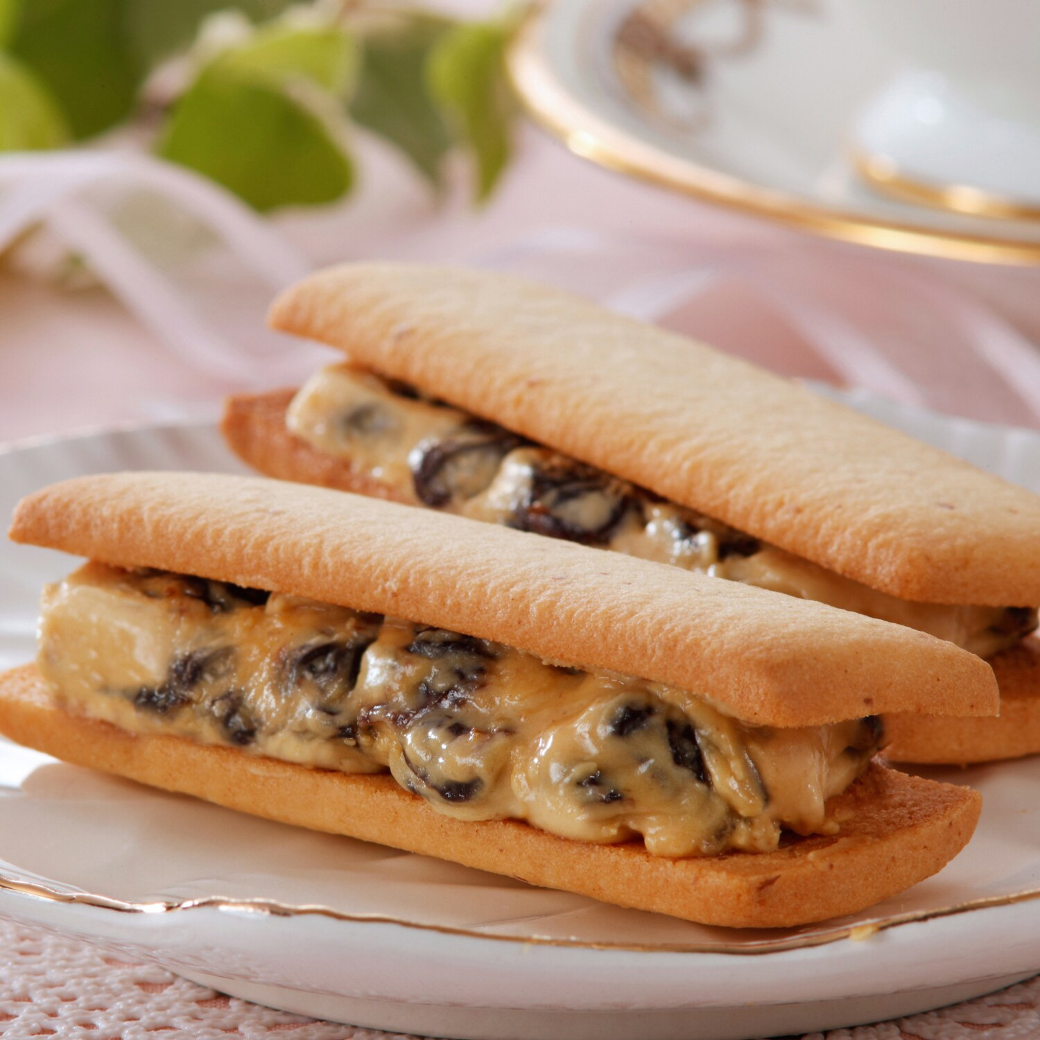 栄光堂製菓 発酵バターかおる レーズンバターサンド