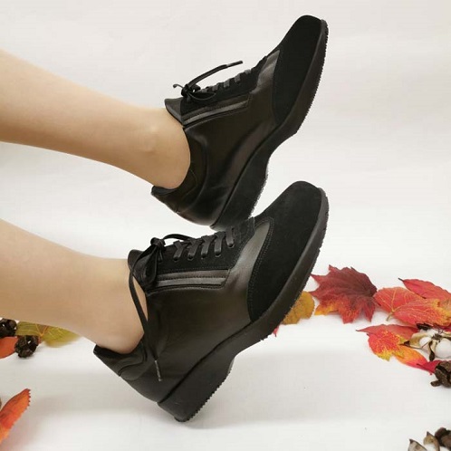 ミスキョウコ 日本製 ソフト本革 レースアップスニーカー