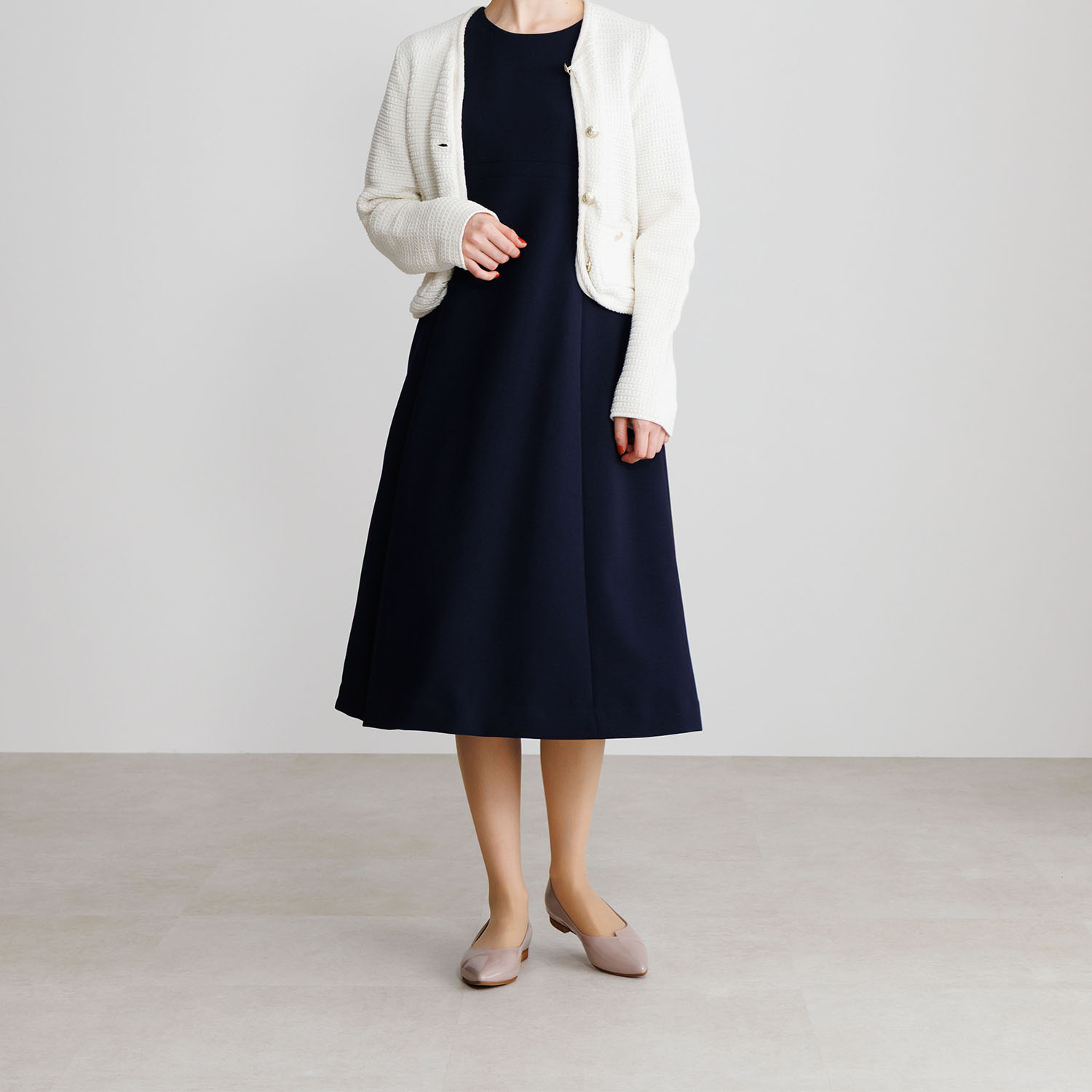 卑弥呼 日本製　はっ水レザー アシンメトリーＶカット ソフトフラットパンプス