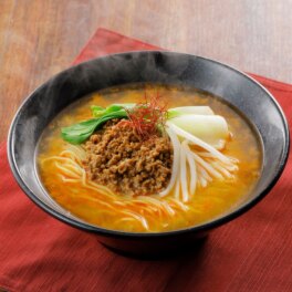 老舗製麺所 素材の味が光る オロチ担々麺