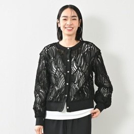オン　ザ　エッジ 刺しゅうテープが美しい ２ウェイ セミシアーカーディガン