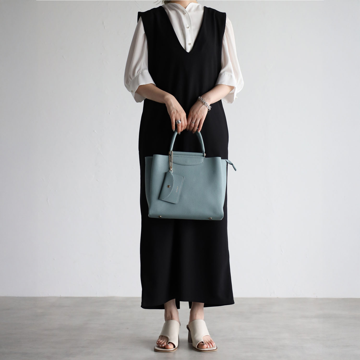 グッシオイタリー ２ウェイトートバッグ ＜小物入れ付＞