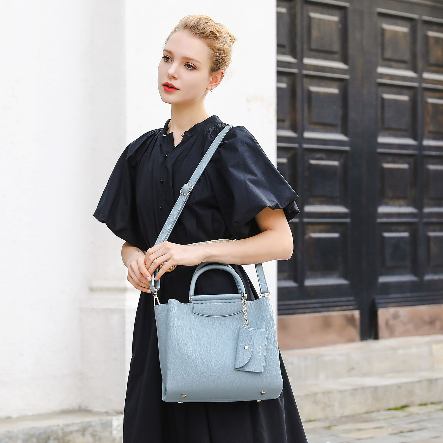 グッシオイタリー ２ウェイトートバッグ ＜小物入れ付＞