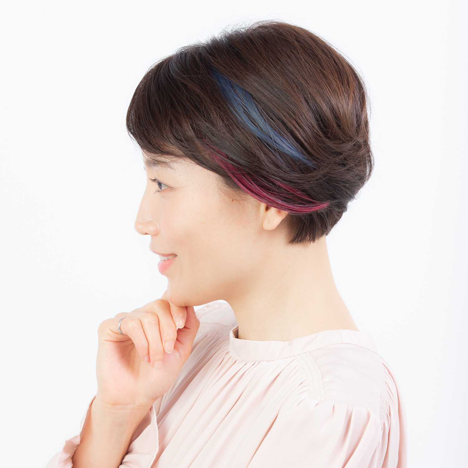 ＫＡＺＵＥウイッグ 上品で立体的に見える色＆ 自毛となじみやすい！ 大人の ショートカラーエクステ 同色２本セット