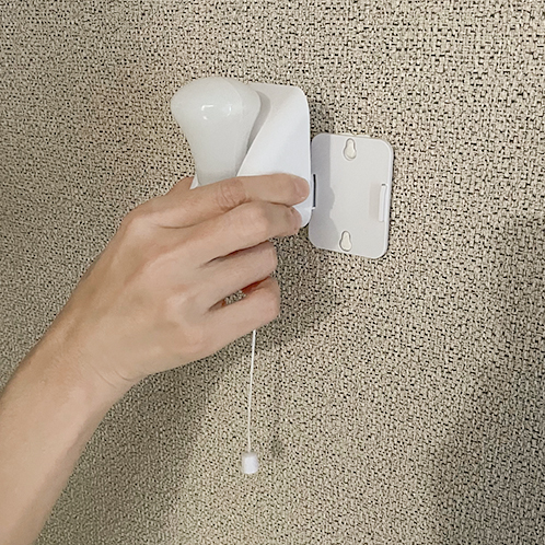 ひもでオンオフ！ 持ち運びもできる 電池式ひも引きライト １０個セット