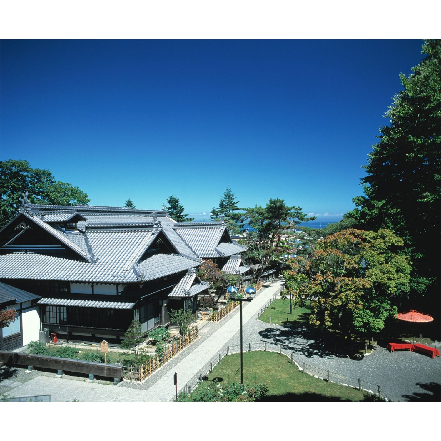 大人時間を愉しむ 初夏の北海道４日間 ２名１室 ＜神戸空港発着＞ 