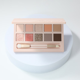 ザ　フェイスショップ ピーチコーラル系をはじめ １０色をセットインした アイパレット ＢＬＯＳＳＯＭ （アイシャドウパレット）