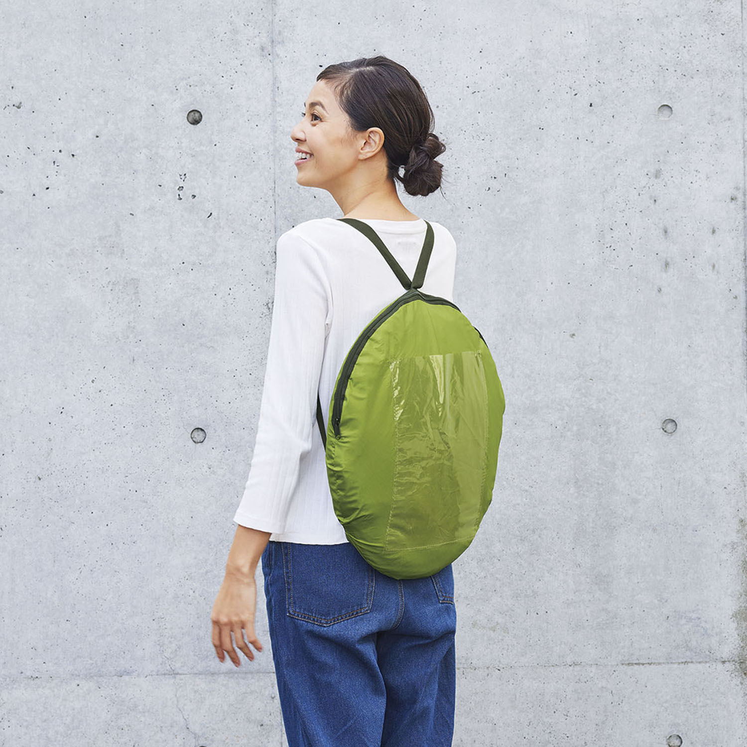 ワンタッチでパッと開く コンパクトで簡単組み立て 緊急トイレテント