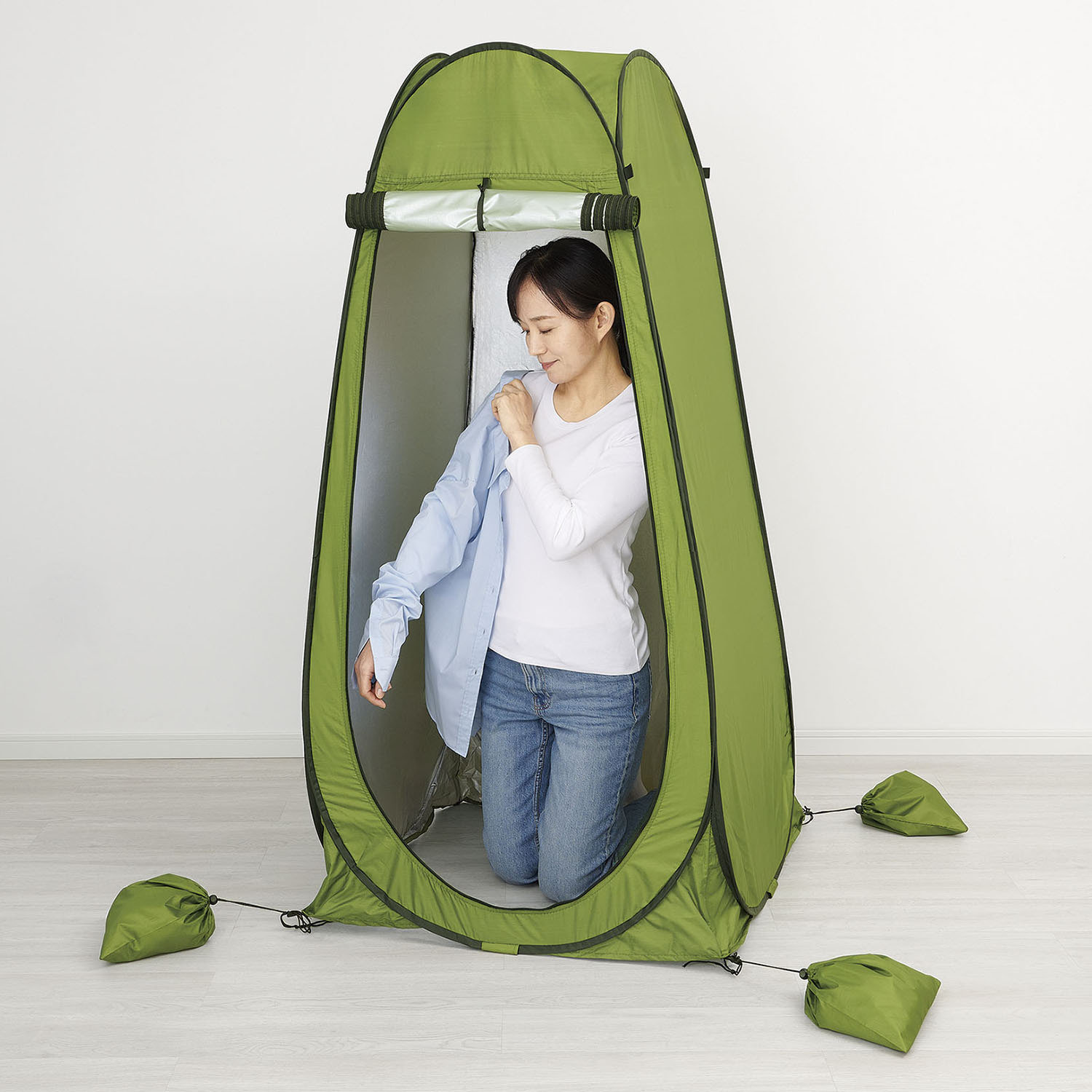 ワンタッチでパッと開く コンパクトで簡単組み立て 緊急トイレテント